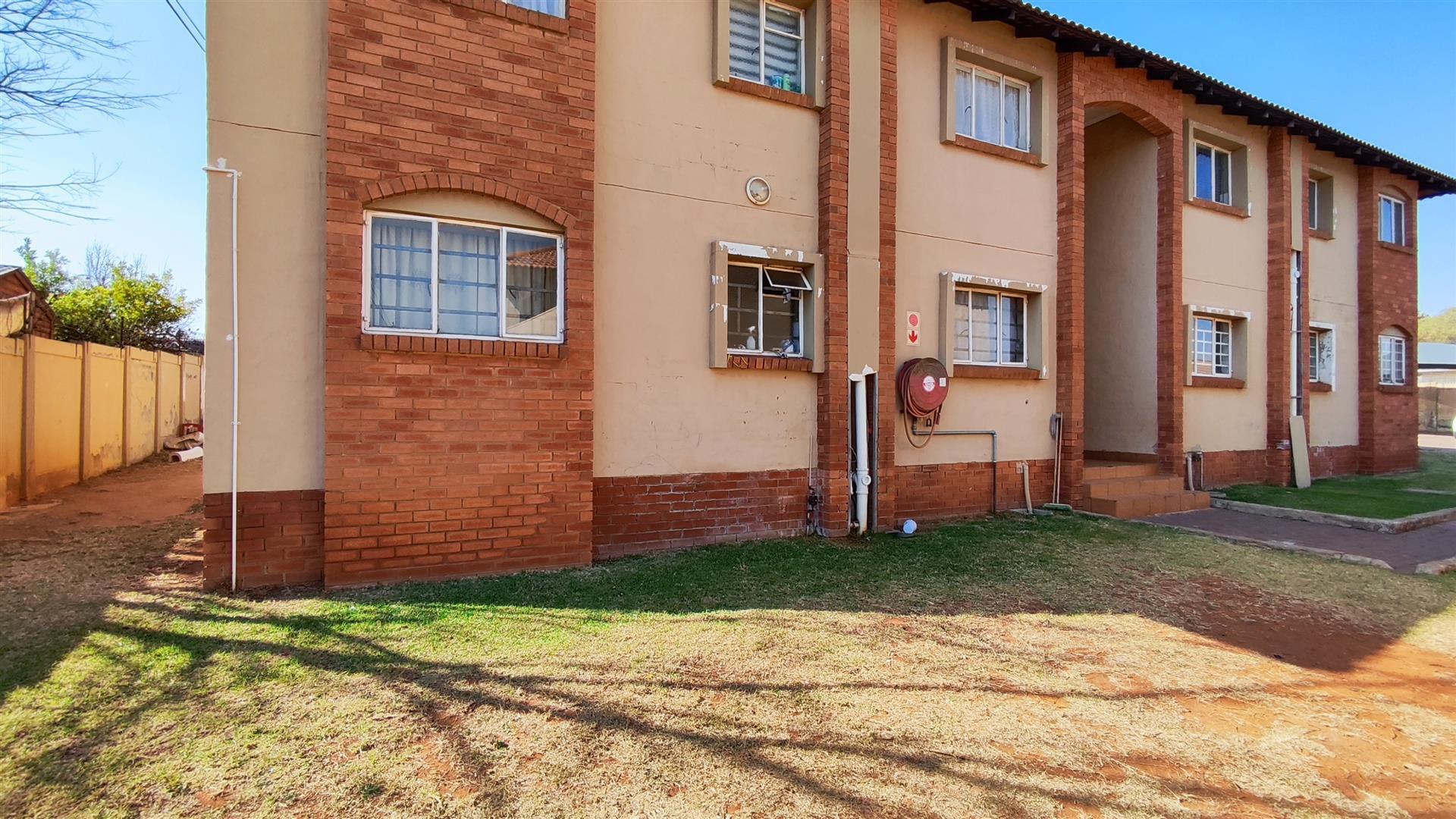 Front View of property in Rensburg