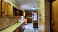 Kitchen - 16 square meters of property in South Crest