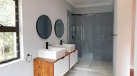 Main Bathroom - 12 square meters of property in Durban North 