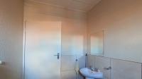 Bathroom 1 - 5 square meters of property in Danville