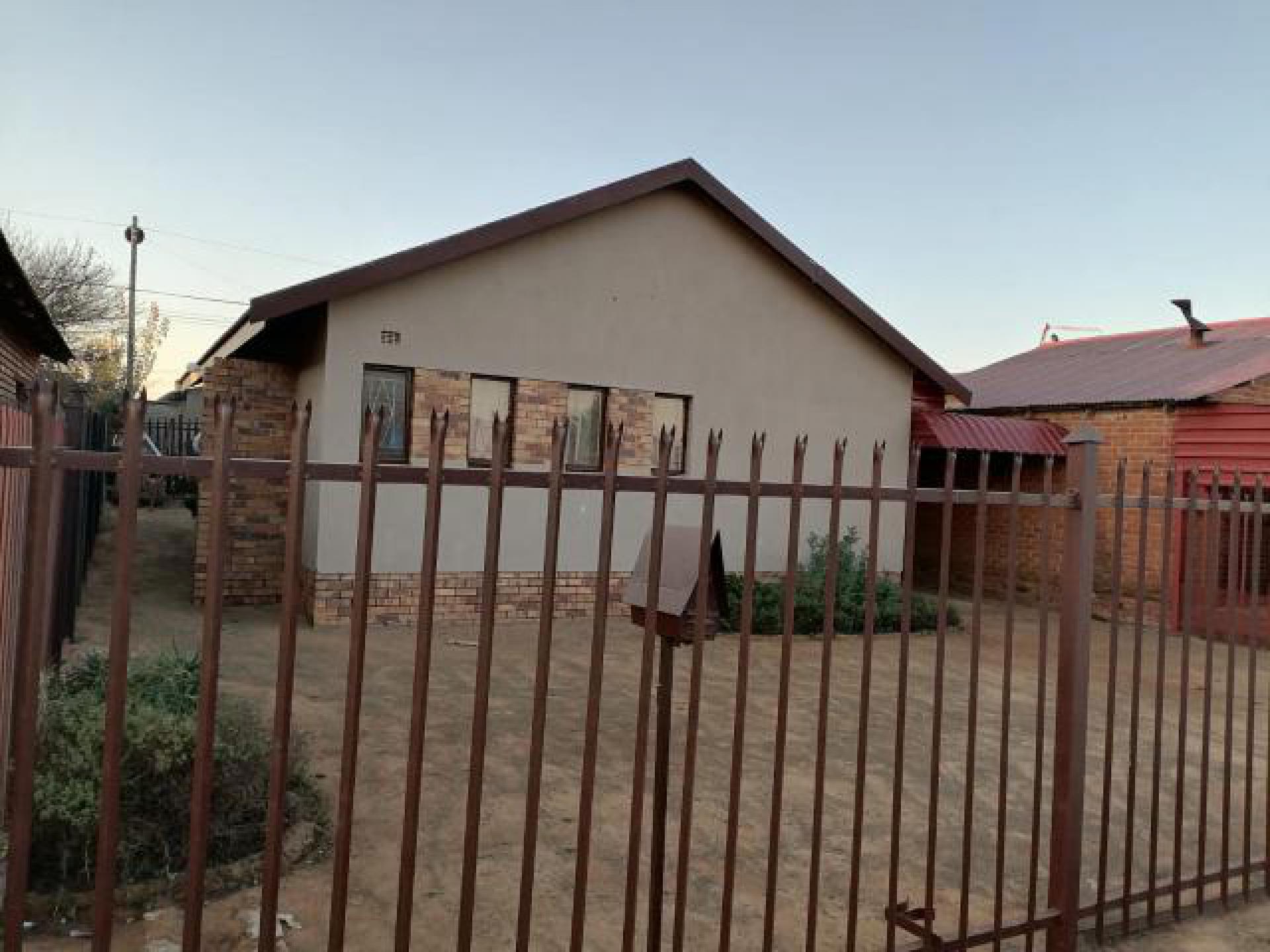 Front View of property in Mangaung