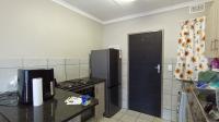 Kitchen - 7 square meters of property in Heuweloord