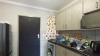 Kitchen - 7 square meters of property in Heuweloord