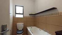 Main Bathroom - 5 square meters of property in Jukskei Park