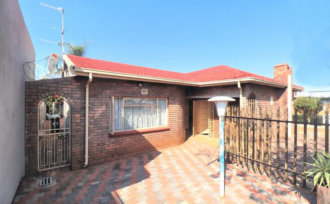 3 Bedroom House for Sale For Sale in Lenasia - MR637390