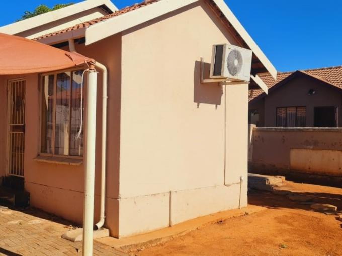 2 Bedroom House for Sale For Sale in Tlhabane West - MR637522