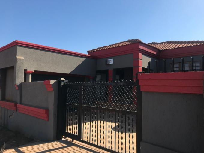 3 Bedroom House to Rent in Soshanguve - Property to rent - MR637540