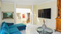 TV Room - 32 square meters of property in Cowies Hill 