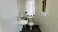 Guest Toilet - 3 square meters of property in Cowies Hill 