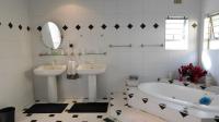 Main Bathroom - 20 square meters of property in Cowies Hill 