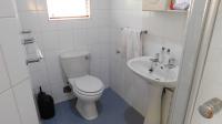 Bathroom 2 - 6 square meters of property in Cowies Hill 