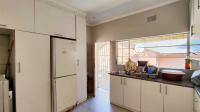 Kitchen - 15 square meters of property in Bezuidenhout Valley