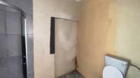 Bathroom 1 - 12 square meters of property in Bezuidenhout Valley