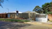 Front View of property in Bezuidenhout Valley