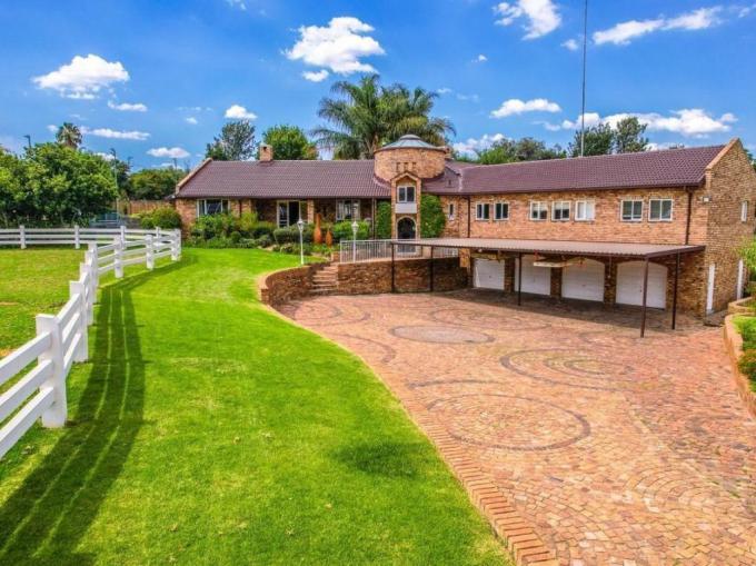 6 Bedroom House for Sale For Sale in Randjesfontein - MR637690