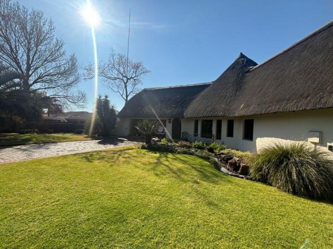 3 Bedroom House for Sale For Sale in Die Heuwel - MR637695