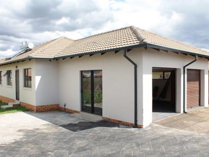 3 Bedroom House for Sale For Sale in Azaadville Gardens - MR637784