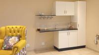 Kitchen - 22 square meters of property in Waterfall