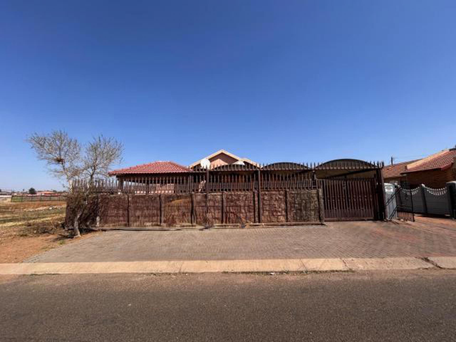 Front View of property in Lenasia South