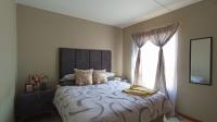 Bed Room 1 - 14 square meters of property in Lotus Gardens