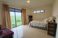 Main Bedroom of property in Darling