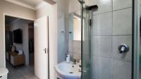 Main Bathroom - 3 square meters of property in Brakpan