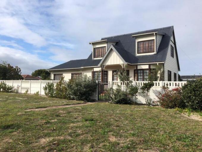 4 Bedroom House for Sale For Sale in Hermanus - MR638015