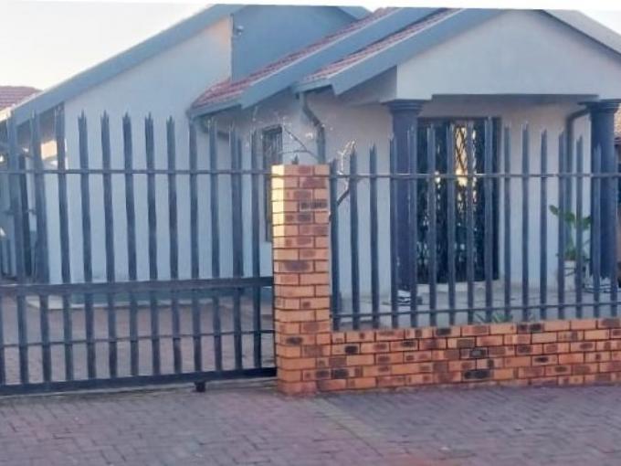 3 Bedroom House for Sale For Sale in Tlhabane West - MR638051