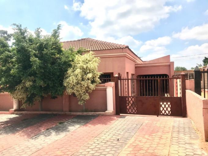 5 Bedroom House for Sale For Sale in Soshanguve - MR638061