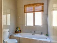 Bathroom 1 of property in Constantia Kloof