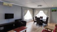 Lounges - 15 square meters of property in Reservior Hills