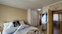 Main Bedroom - 18 square meters of property in New Redruth