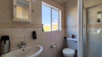 Main Bathroom - 4 square meters of property in New Redruth