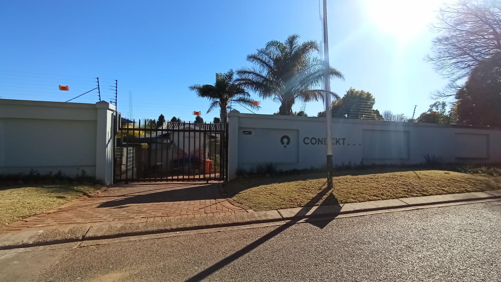 Front View of property in Northcliff