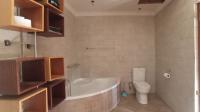 Bathroom 3+ - 10 square meters of property in Chartwell A.H.