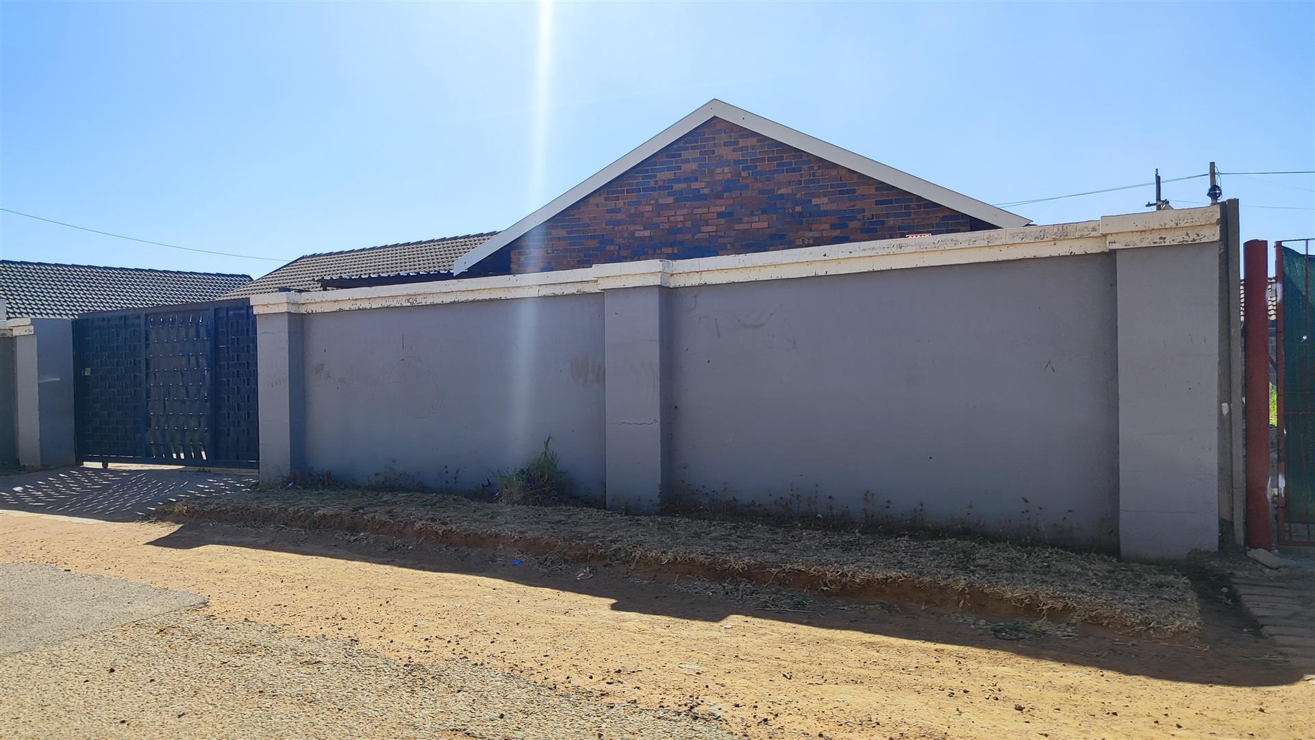 Front View of property in Thulani