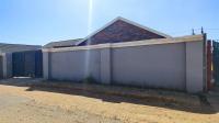 Front View of property in Thulani