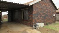 Patio of property in Thulani