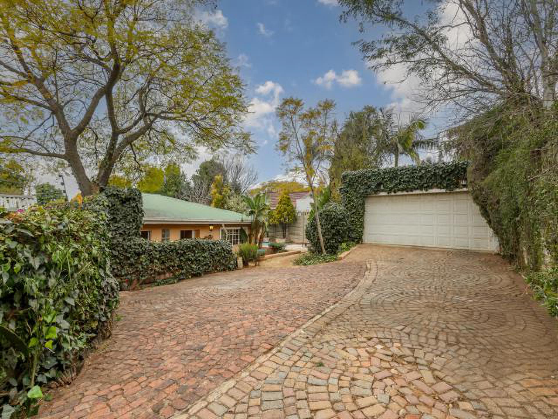 Front View of property in Melville