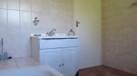 Bathroom 1 - 7 square meters of property in Melville