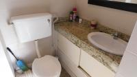 Main Bathroom - 2 square meters of property in Wembley