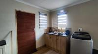 Kitchen - 9 square meters of property in Sky City