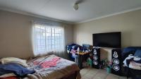 Main Bedroom - 14 square meters of property in Sky City