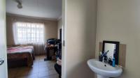 Main Bathroom - 5 square meters of property in Sky City