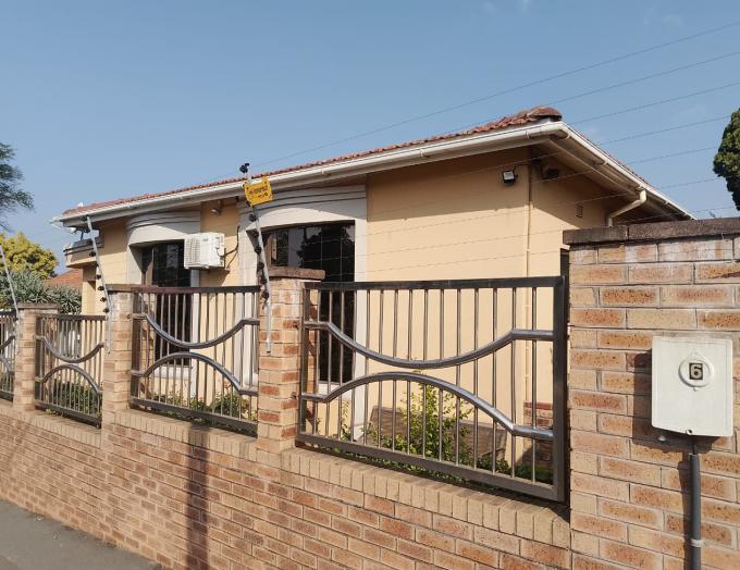 4 Bedroom House for Sale For Sale in Glenwood - DBN - MR638610