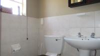 Main Bathroom - 3 square meters of property in Wilgeheuwel 