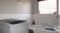 Bathroom 1 - 5 square meters of property in Wilgeheuwel 