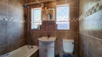 Main Bathroom - 5 square meters of property in Birchleigh