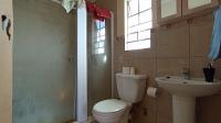 Main Bathroom - 5 square meters of property in Andeon