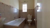 Bathroom 1 - 4 square meters of property in Andeon